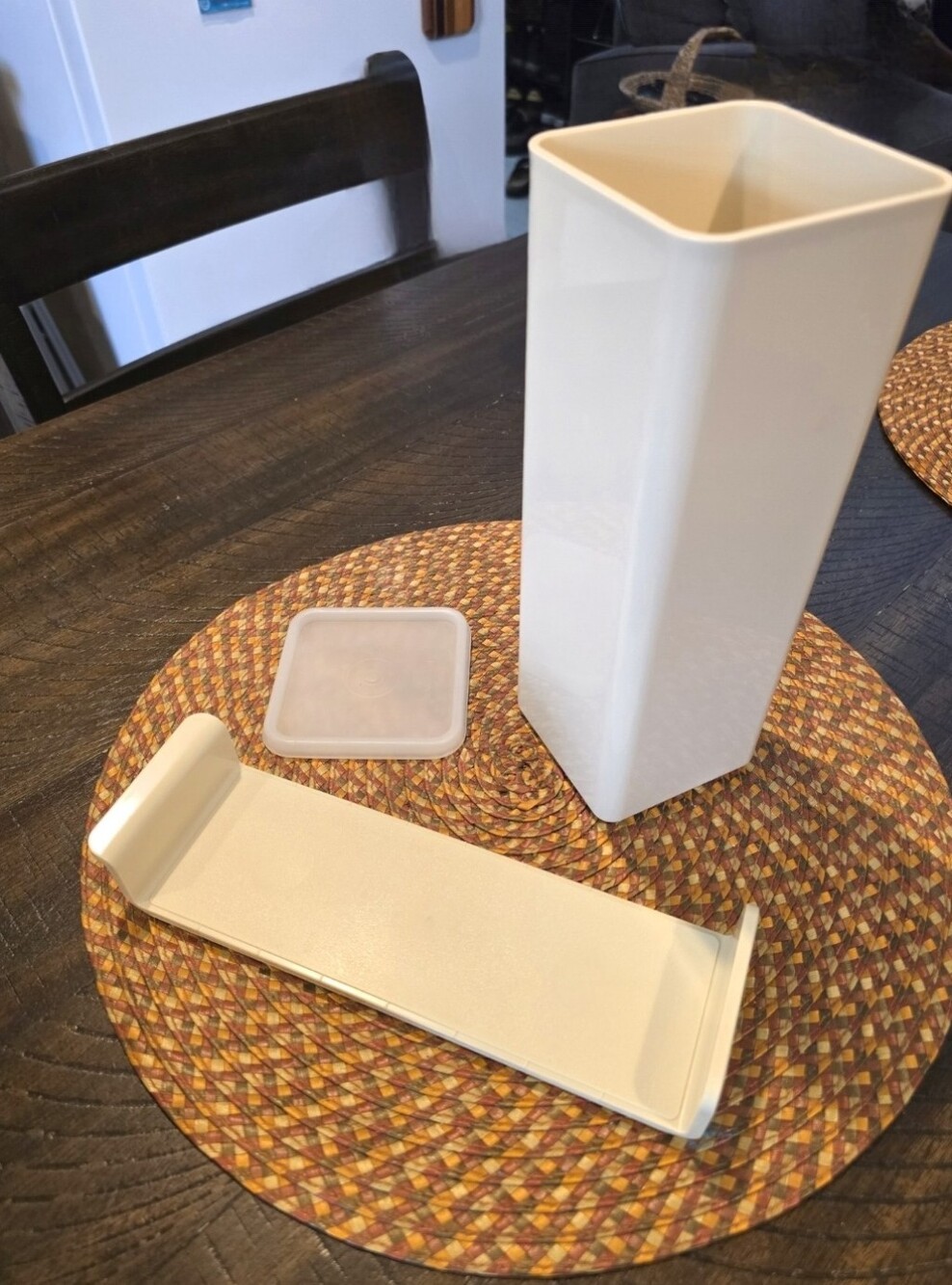 Vintage Tupperware Cheese/ Crackers Container